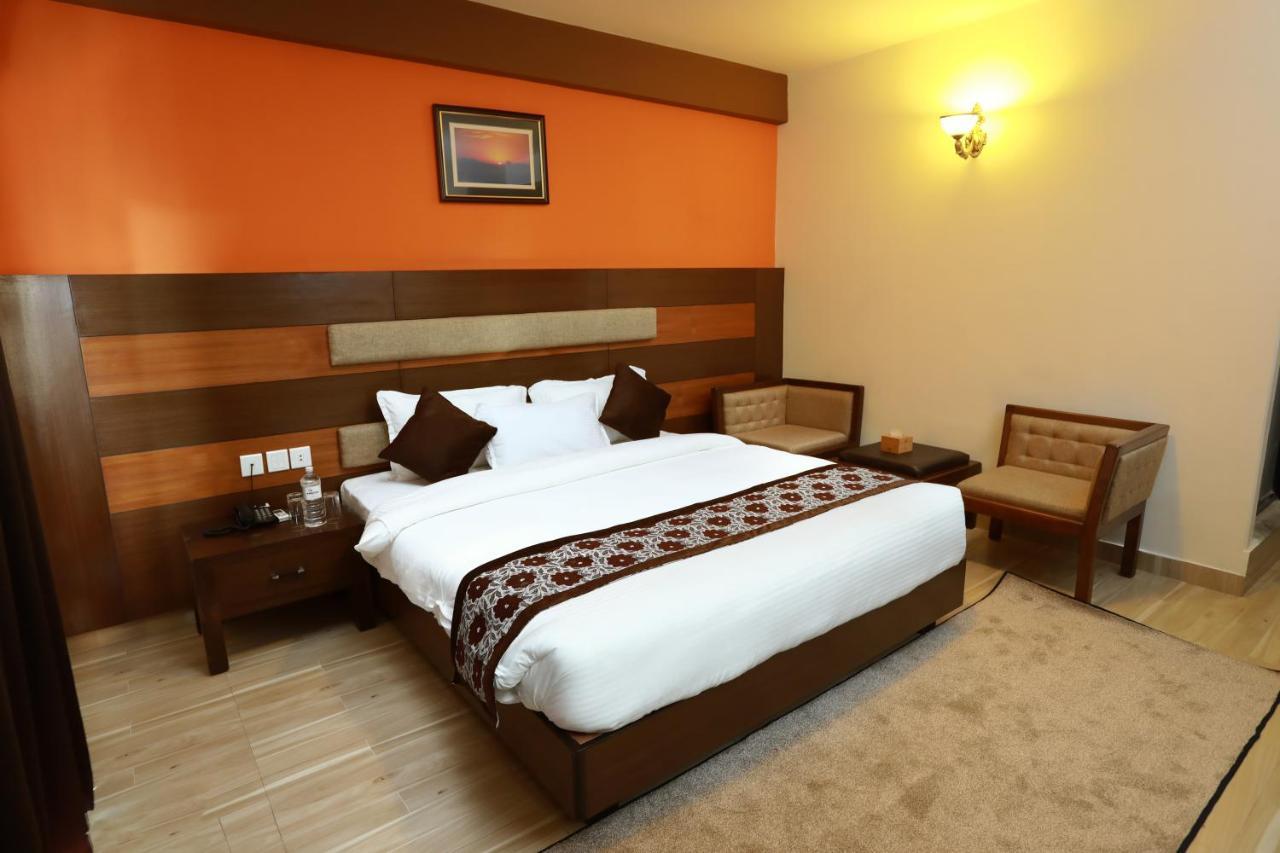 Kumari Star Inn Pokhara Bagian luar foto