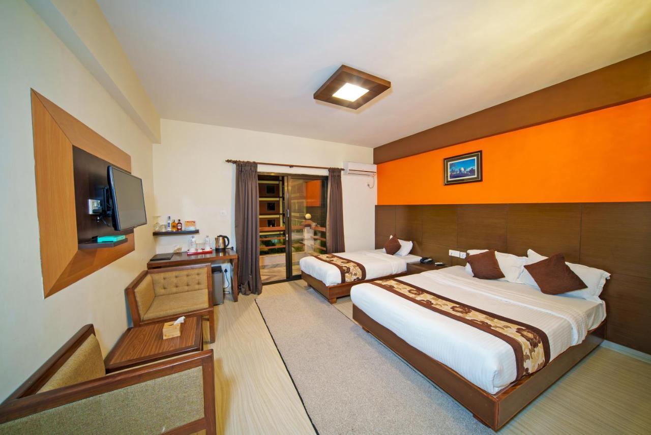 Kumari Star Inn Pokhara Bagian luar foto