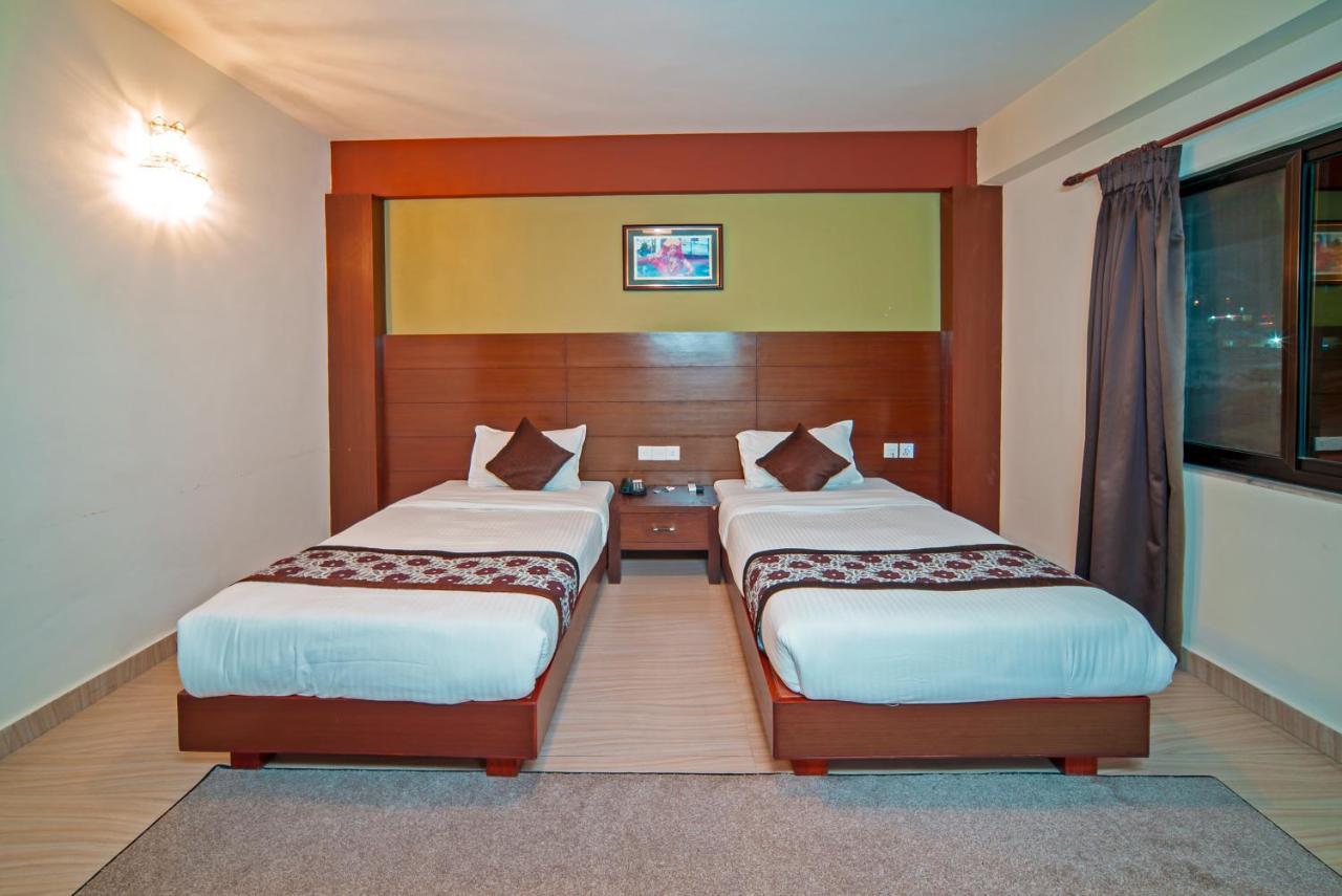 Kumari Star Inn Pokhara Bagian luar foto