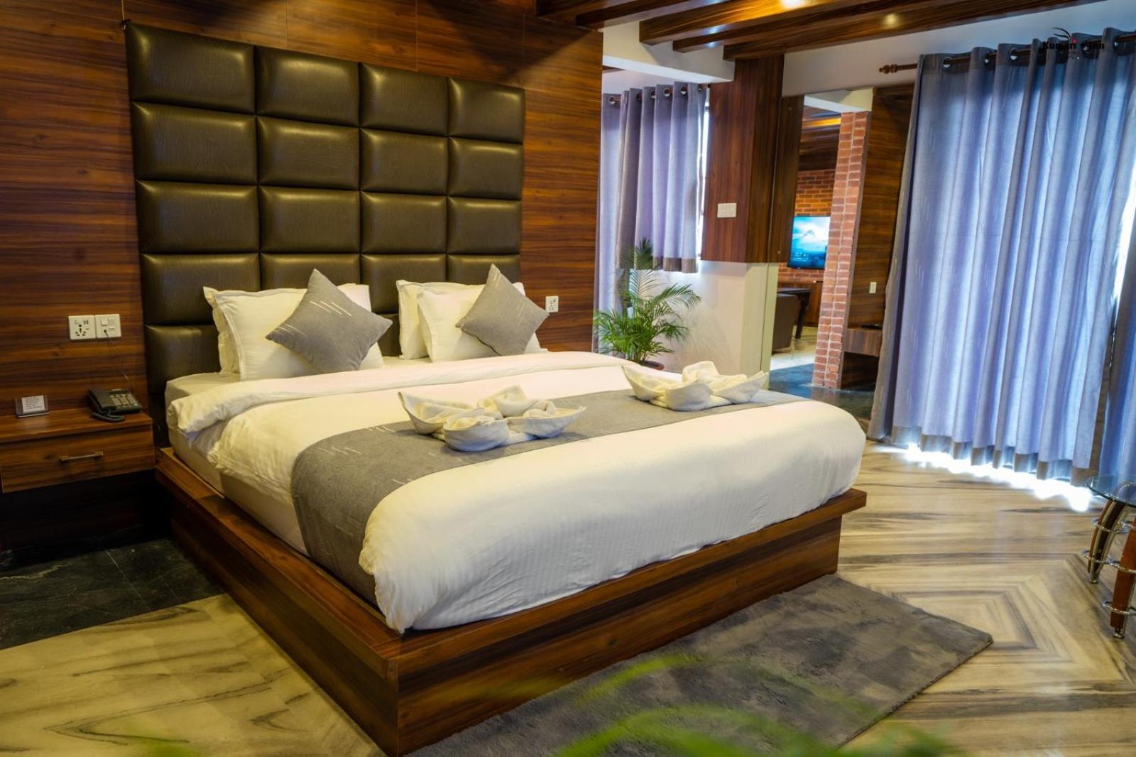Kumari Star Inn Pokhara Bagian luar foto